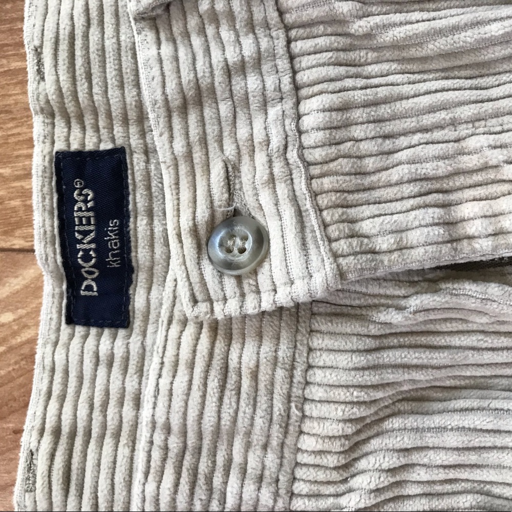 34/30 corduroy Dockers